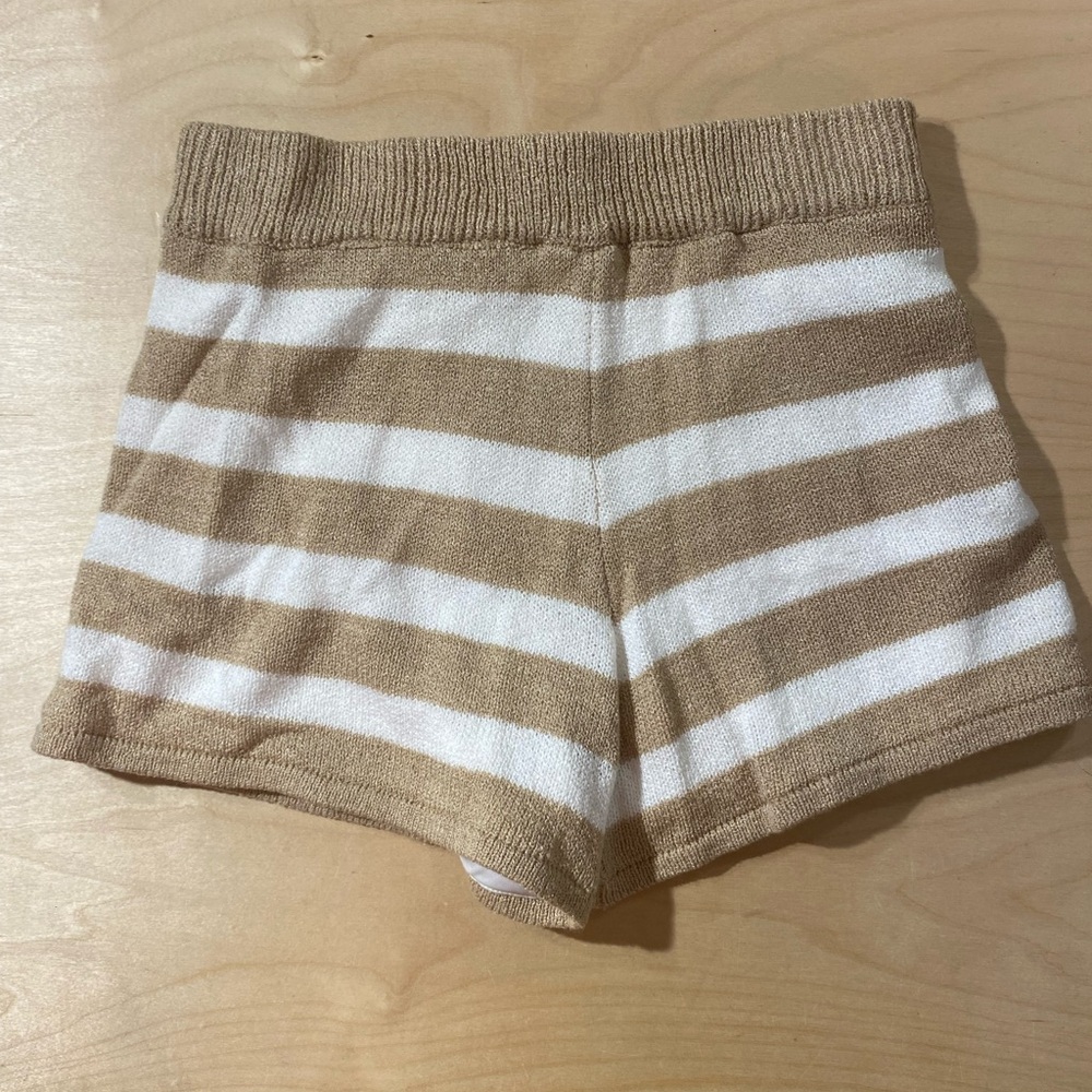 Byron Bay Striped Tan and White Knit Shorts Large (PW)